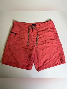 Patagonia Men’s Minimalist Wavefarer Board Shorts Coral - Size 36
